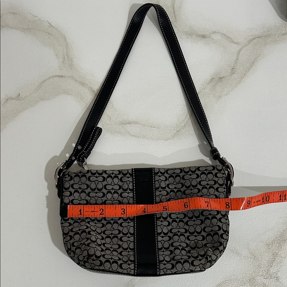 Small Coach Purse – Compact & Classic 👜 - Picture 3 of 4